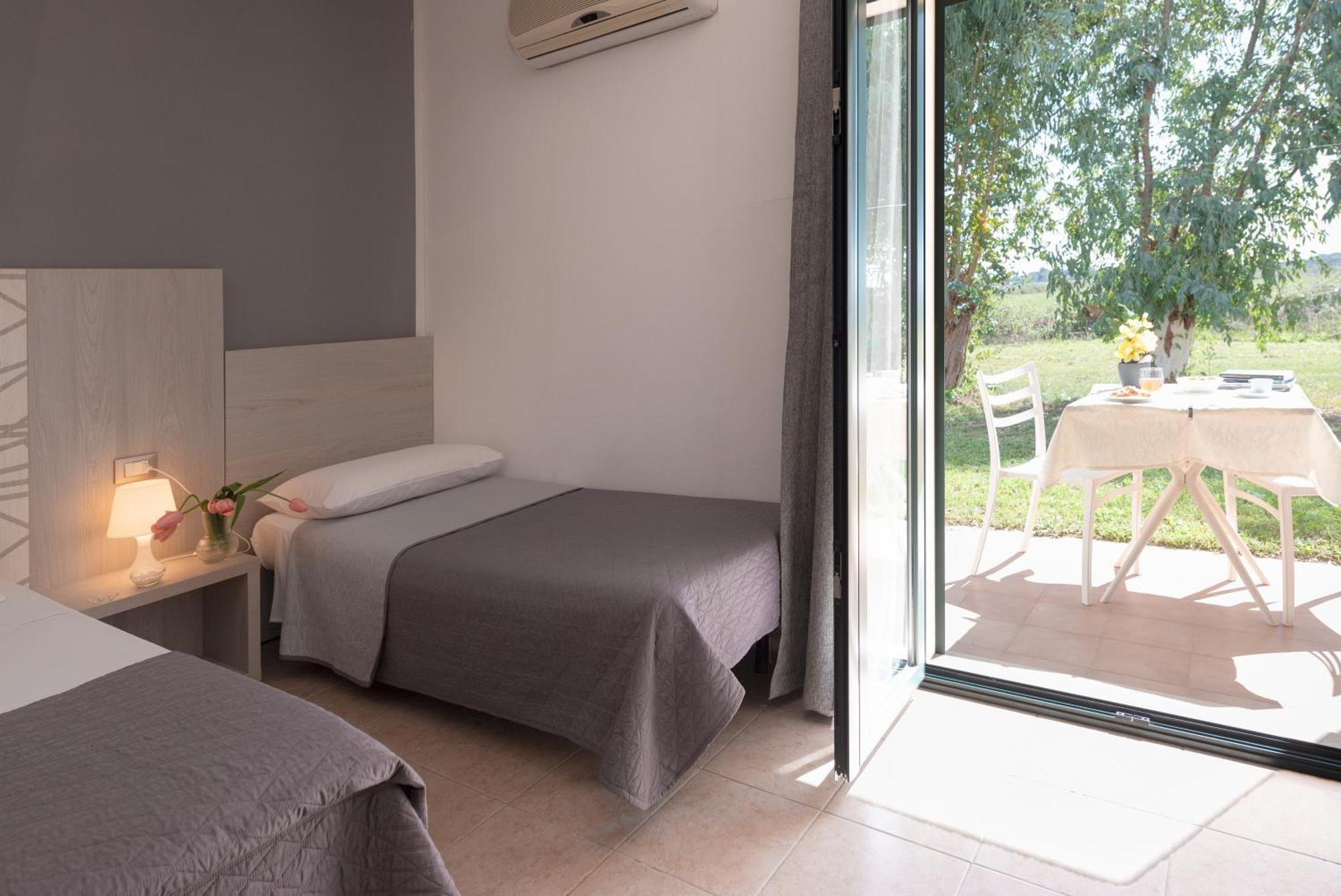 Hotel Le Muse Carpignano Salentino Eksteriør billede