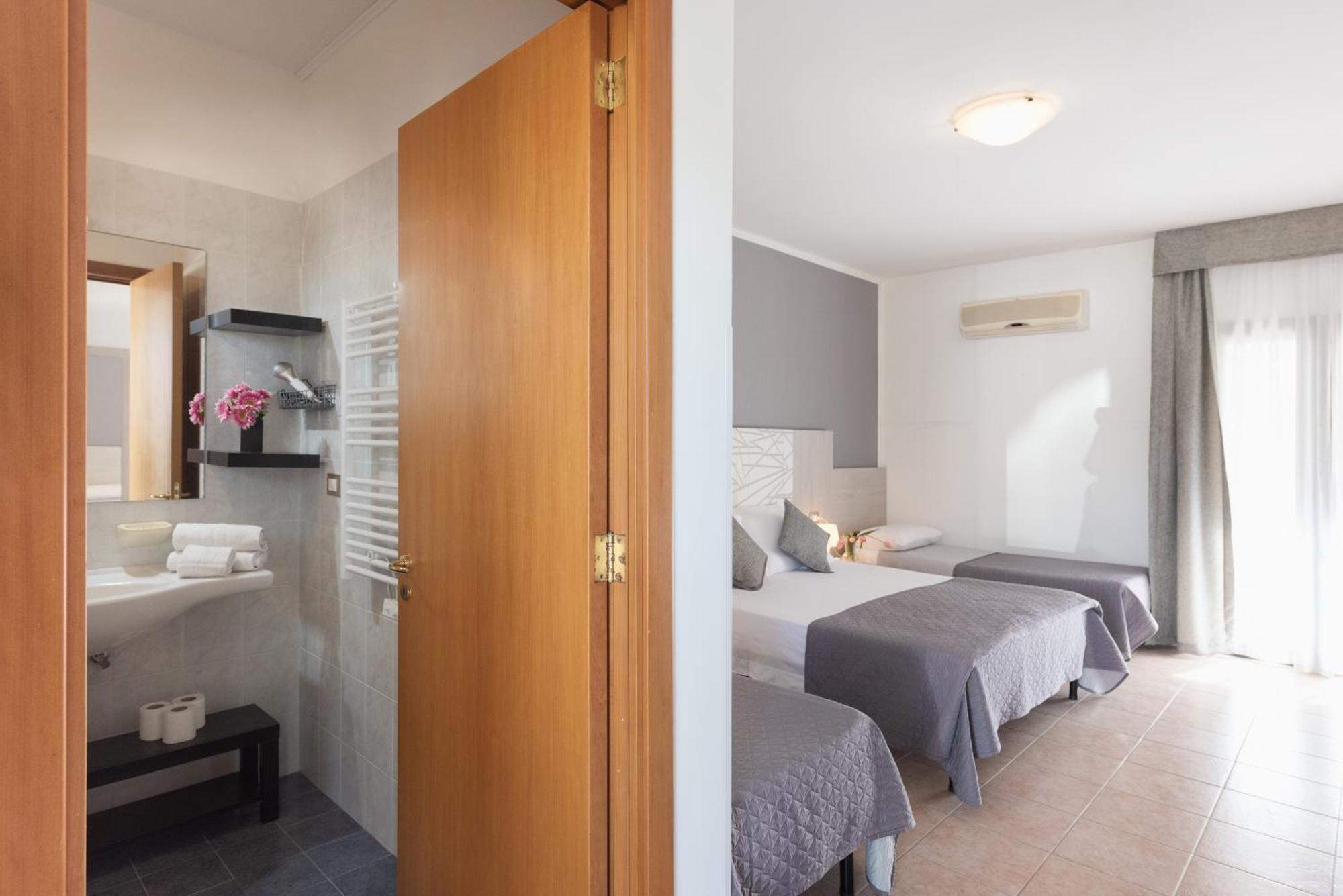 Hotel Le Muse Carpignano Salentino Eksteriør billede